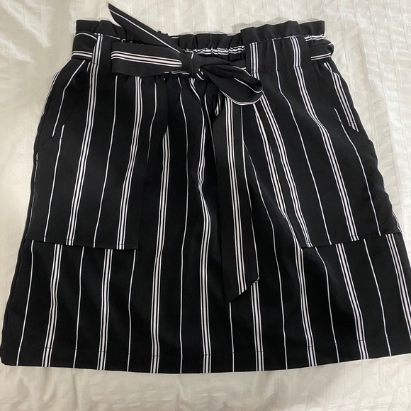 Black Tie Waist Skirt - Picture 5 of 5